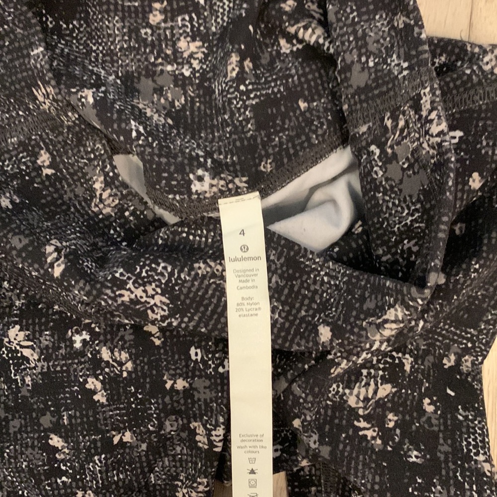 Lululemon Black Patterned Align Leggings - image 4